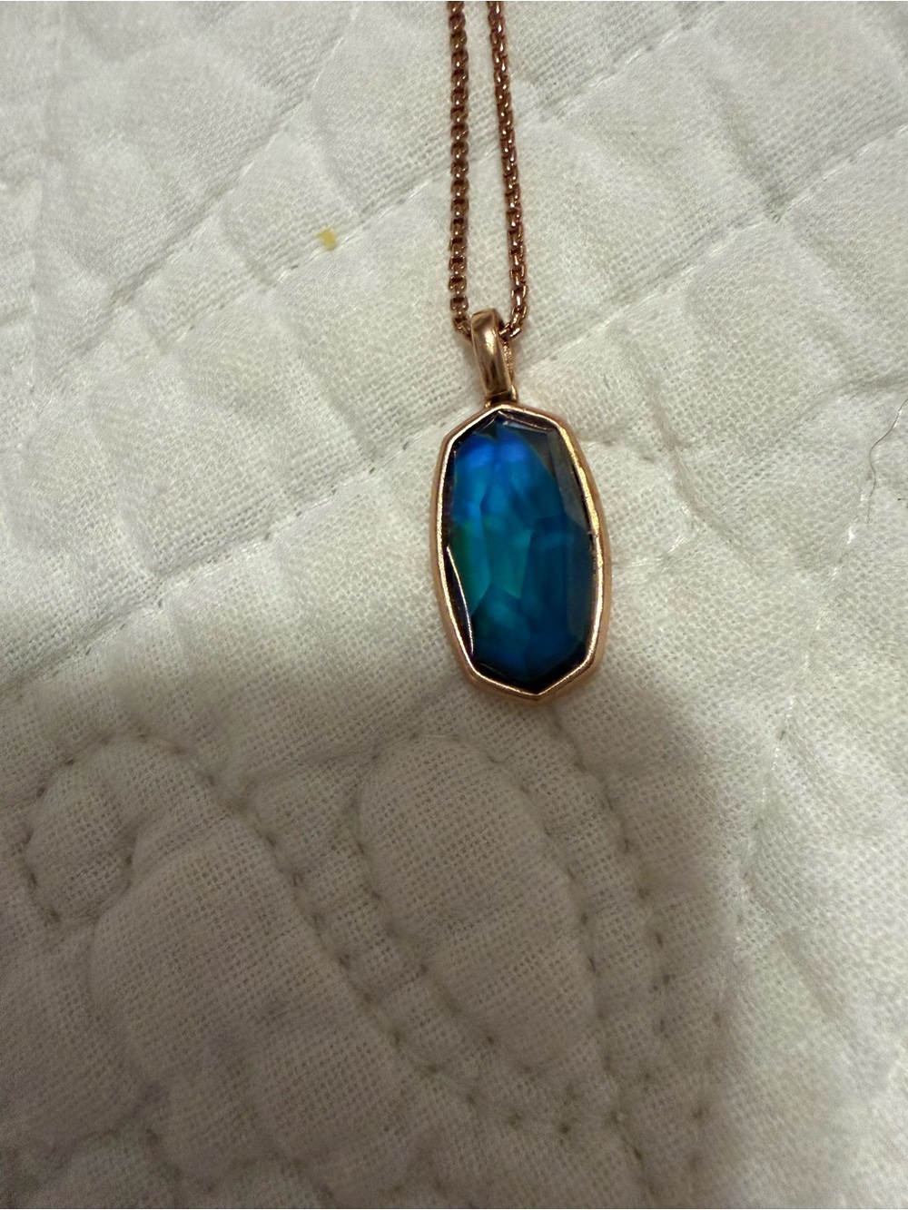 Kendra Scott Rose Gold Necklace with Blue Faceted Mood Color changing Pendant